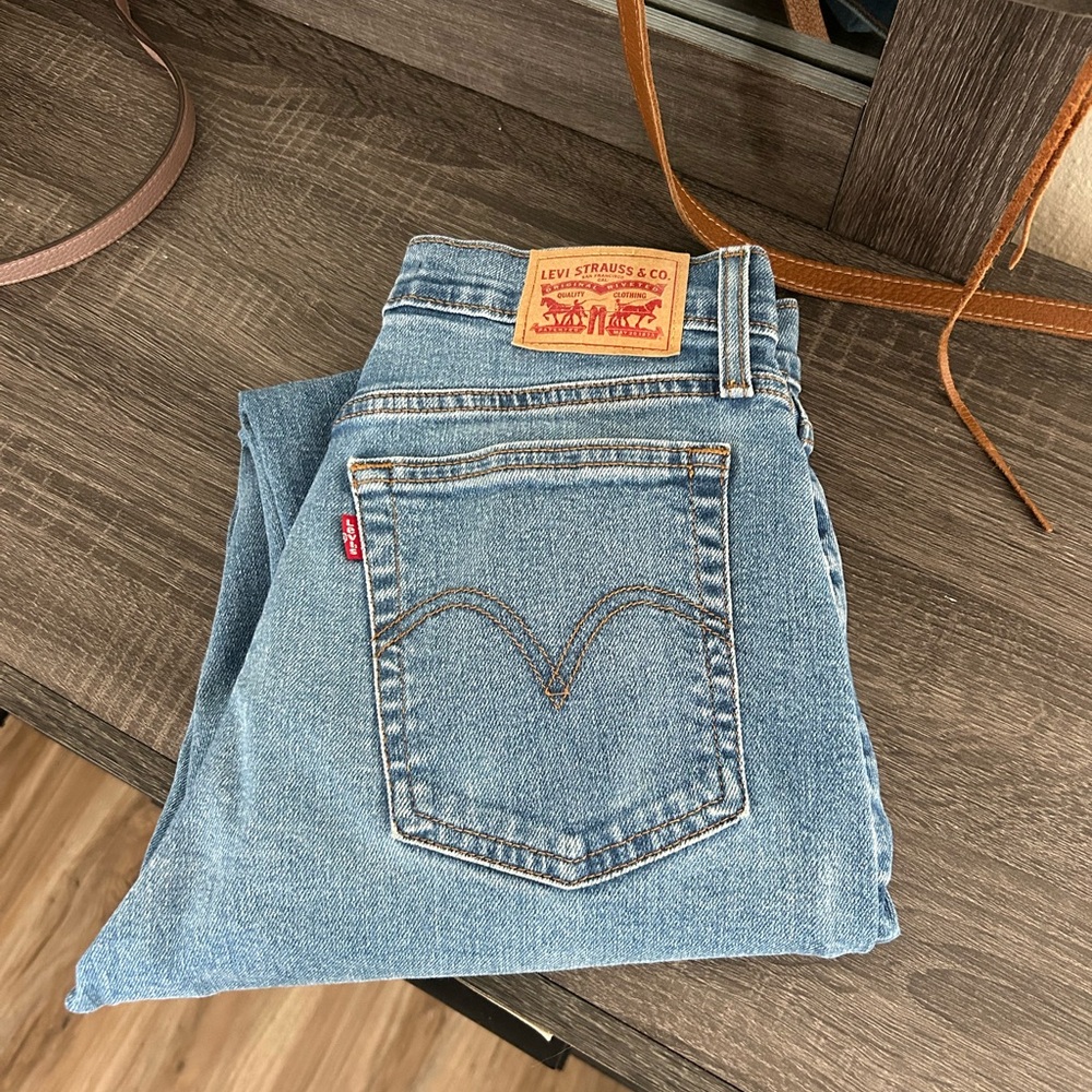 Women’s Levi Wedgie Straight Jeans